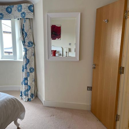 Top Floor En-Suite Double Bedrooms With Great View Of Windsor Castle & Free Parking מראה חיצוני תמונה