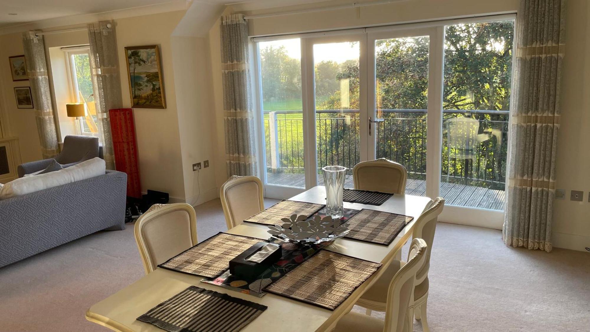 Top Floor En-Suite Double Bedrooms With Great View Of Windsor Castle & Free Parking מראה חיצוני תמונה