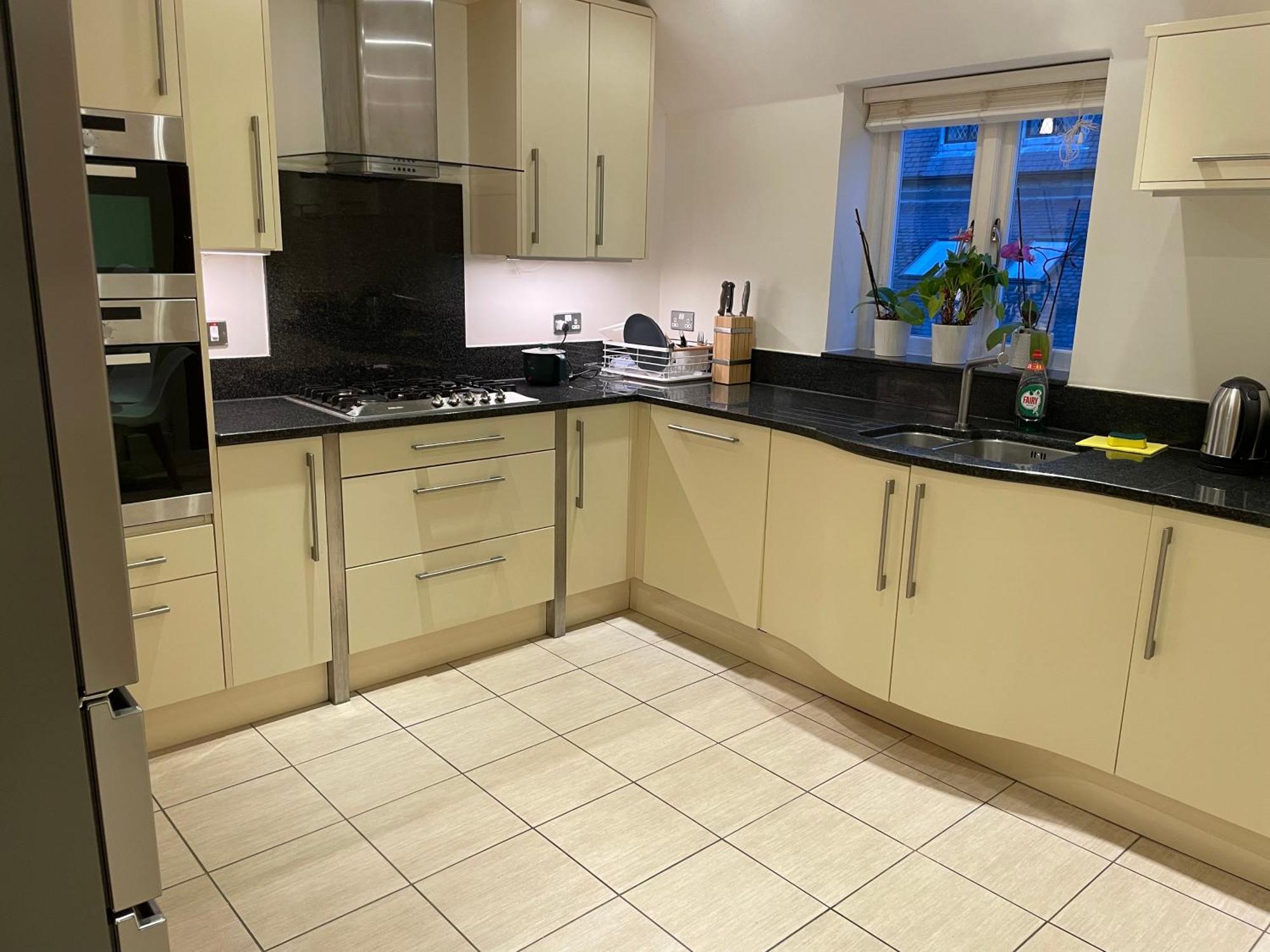 Top Floor En-Suite Double Bedrooms With Great View Of Windsor Castle & Free Parking מראה חיצוני תמונה