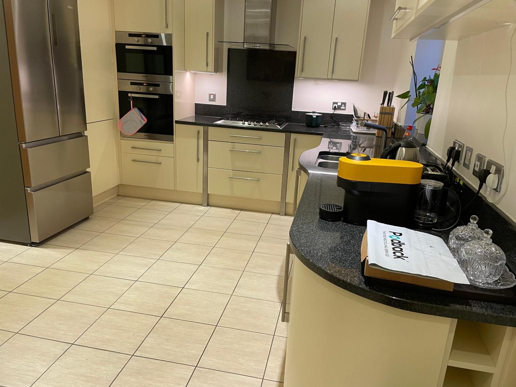Top Floor En-Suite Double Bedrooms With Great View Of Windsor Castle & Free Parking מראה חיצוני תמונה