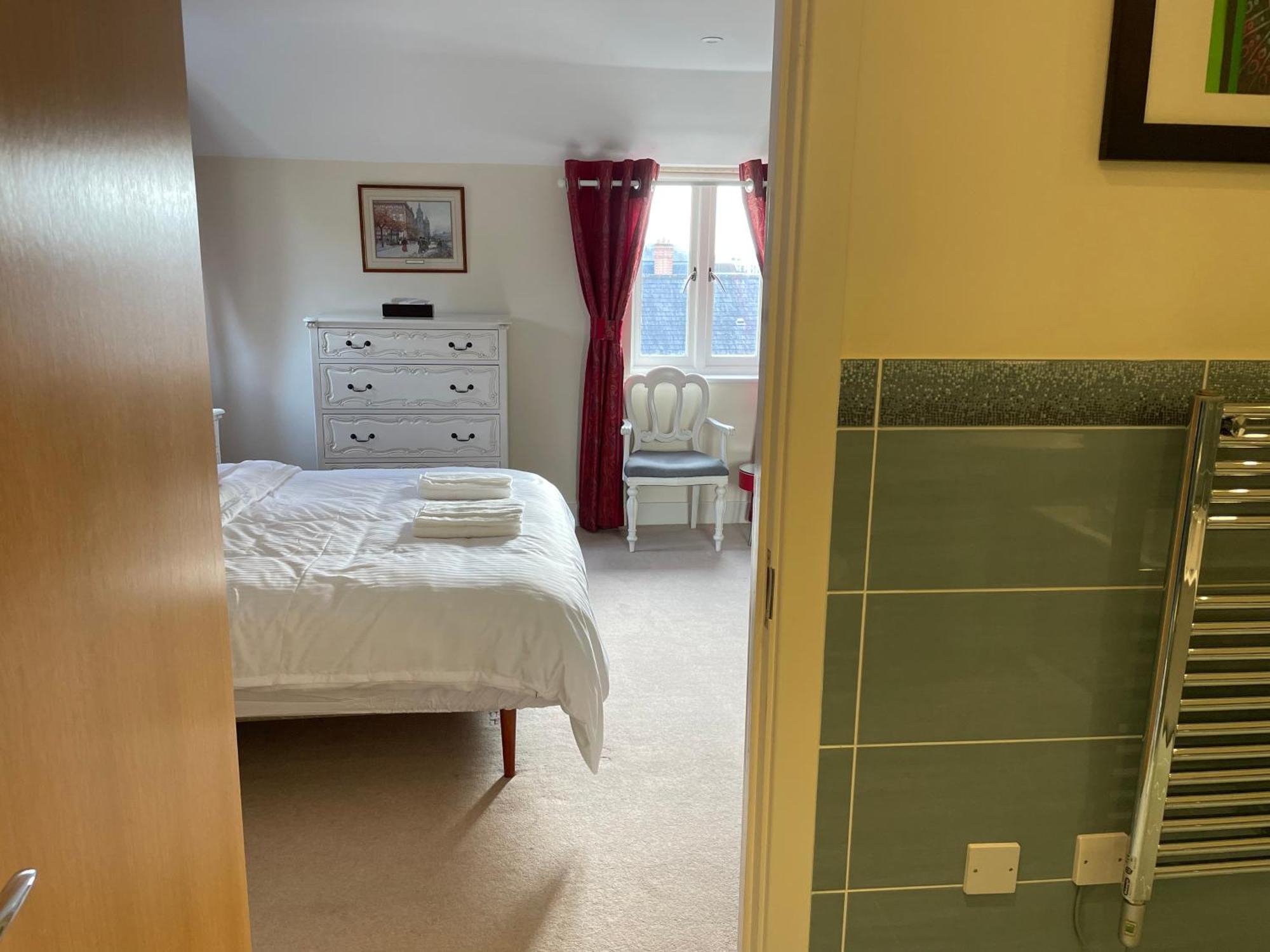 Top Floor En-Suite Double Bedrooms With Great View Of Windsor Castle & Free Parking מראה חיצוני תמונה