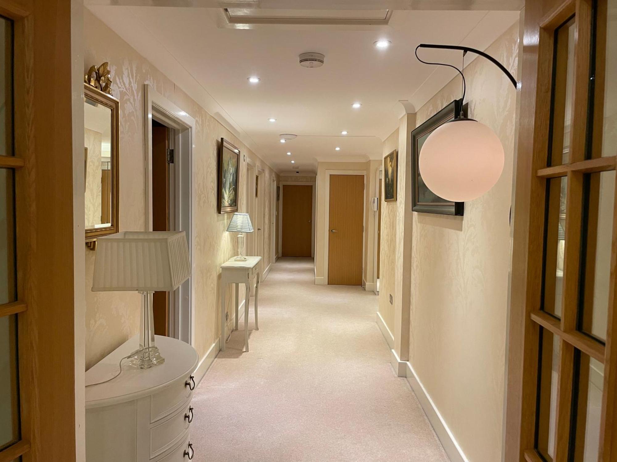 Top Floor En-Suite Double Bedrooms With Great View Of Windsor Castle & Free Parking מראה חיצוני תמונה