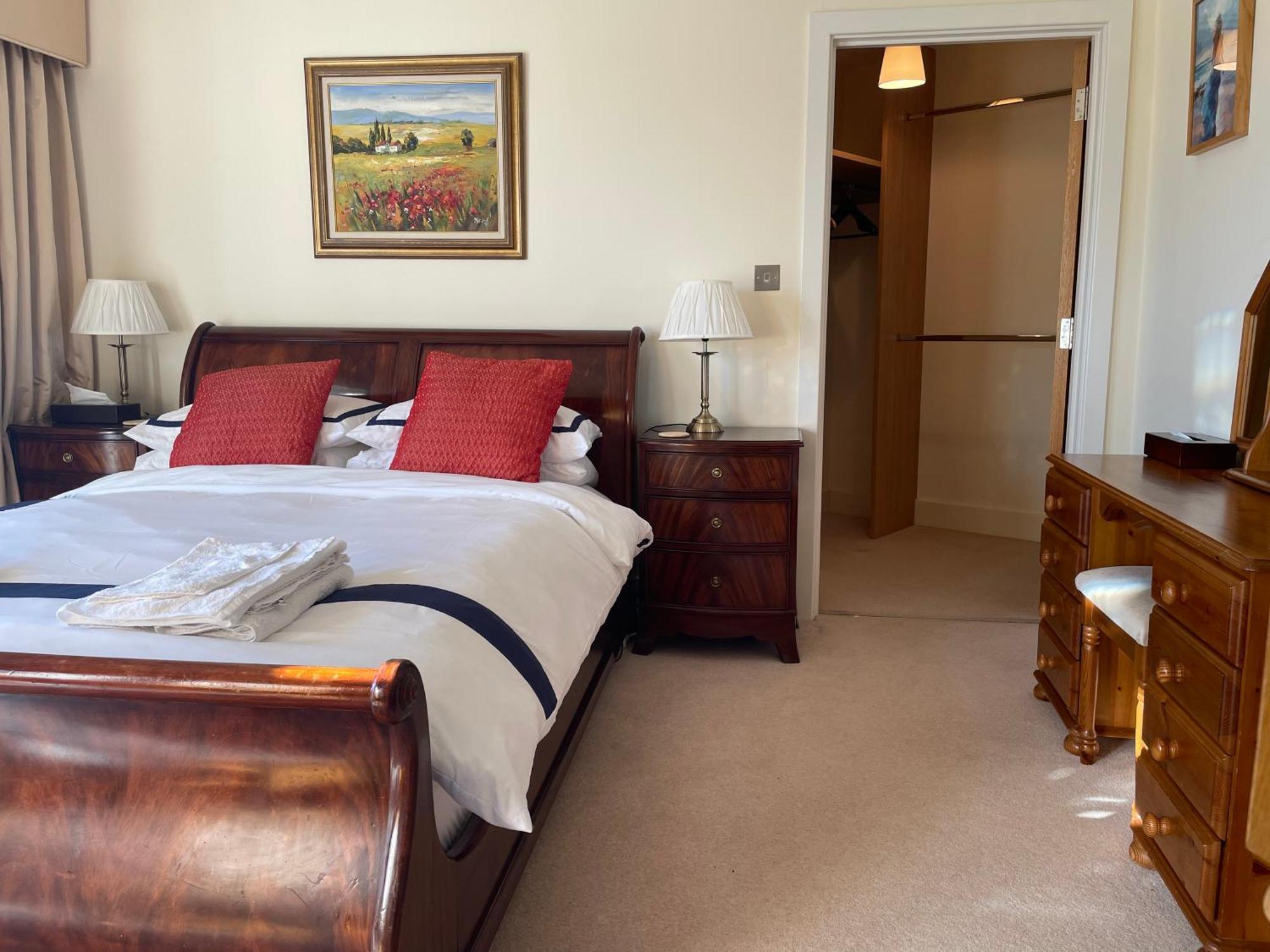 Top Floor En-Suite Double Bedrooms With Great View Of Windsor Castle & Free Parking מראה חיצוני תמונה