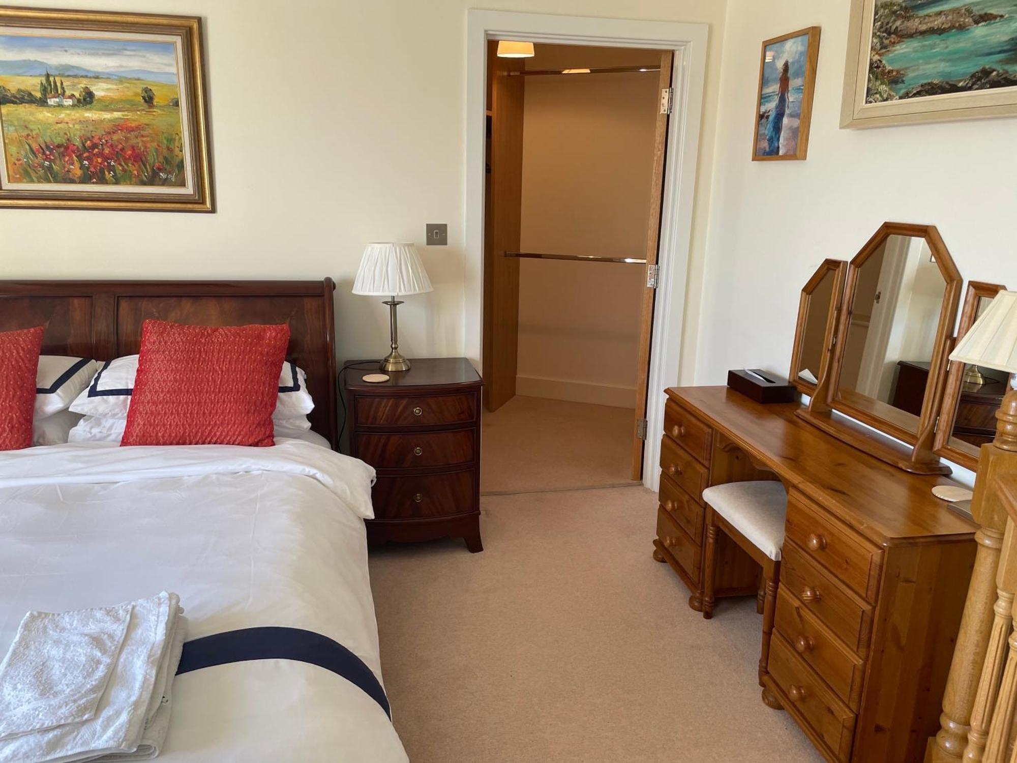 Top Floor En-Suite Double Bedrooms With Great View Of Windsor Castle & Free Parking מראה חיצוני תמונה