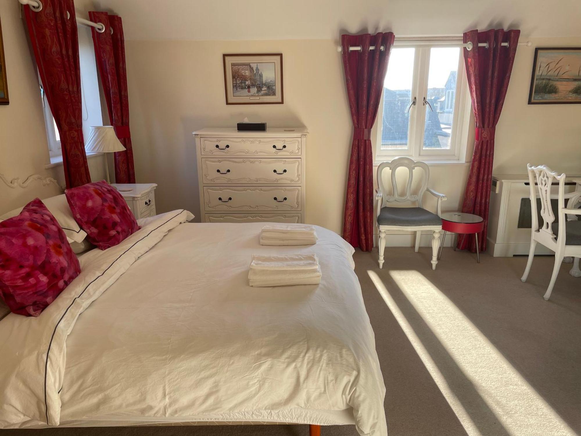 Top Floor En-Suite Double Bedrooms With Great View Of Windsor Castle & Free Parking מראה חיצוני תמונה