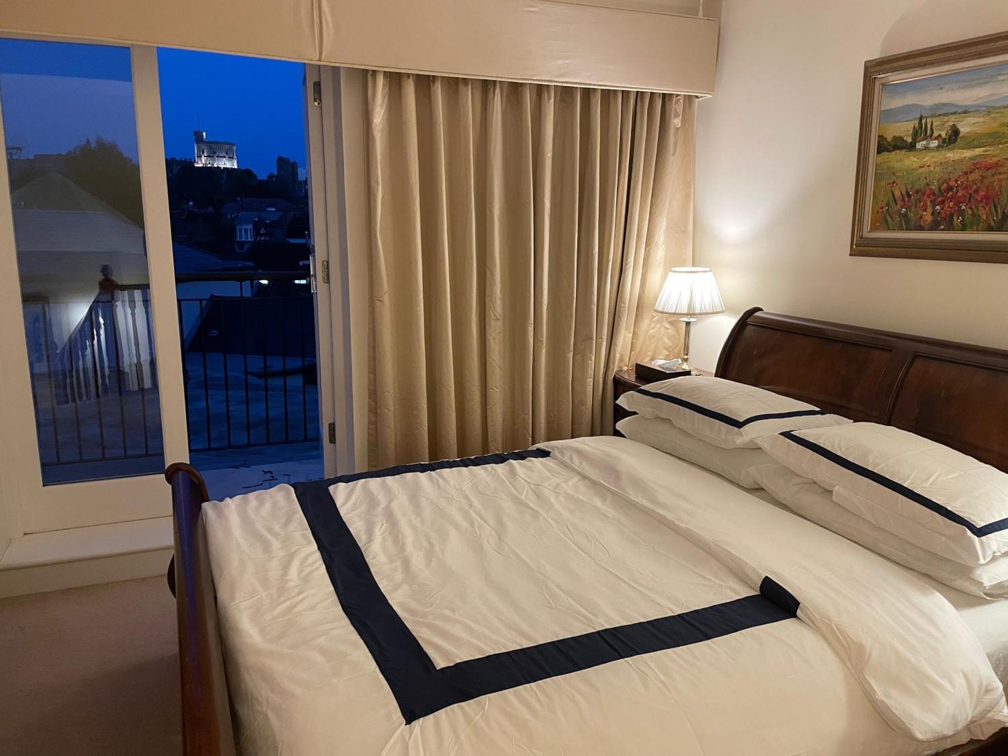 Top Floor En-Suite Double Bedrooms With Great View Of Windsor Castle & Free Parking מראה חיצוני תמונה