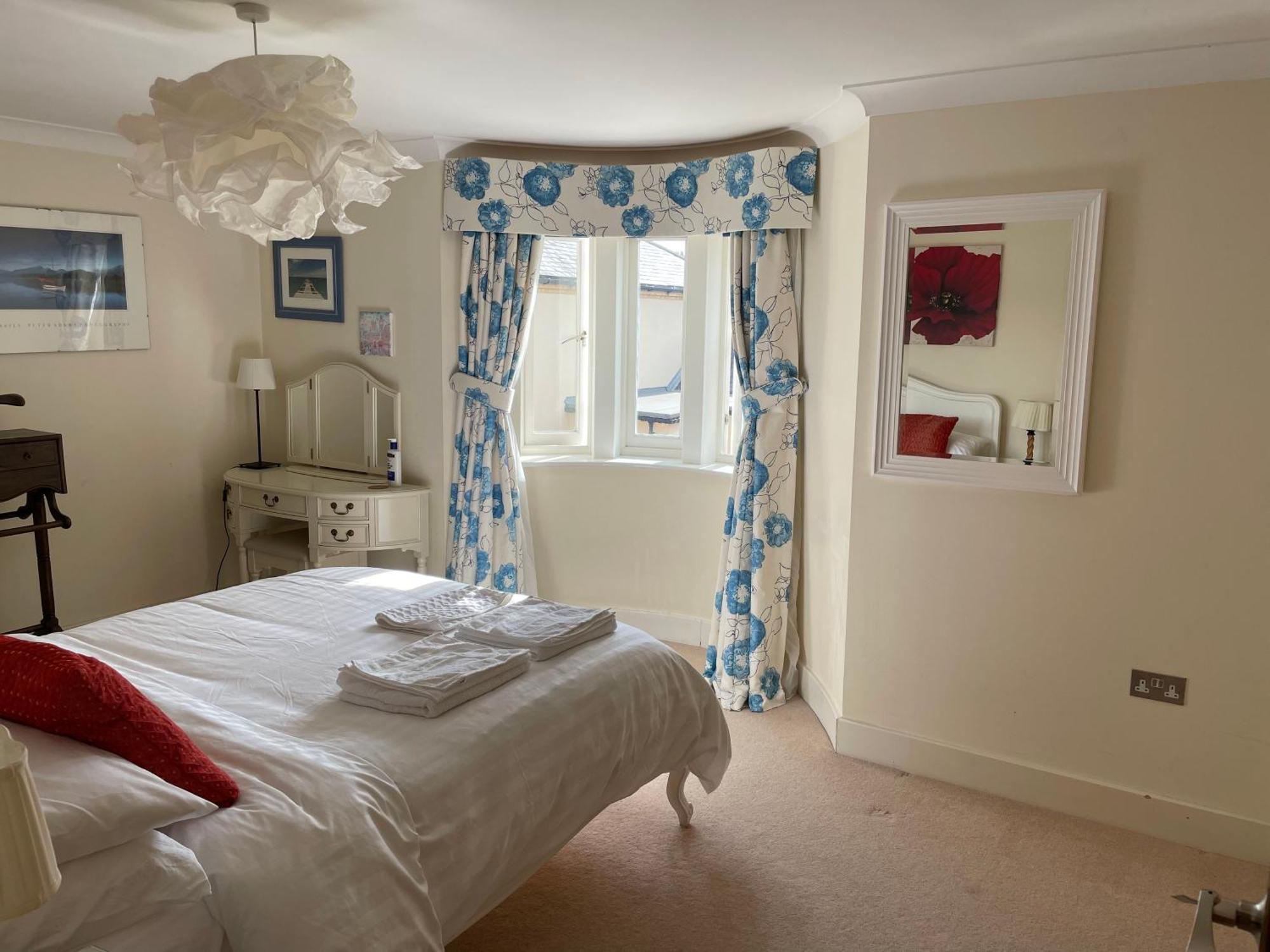 Top Floor En-Suite Double Bedrooms With Great View Of Windsor Castle & Free Parking מראה חיצוני תמונה